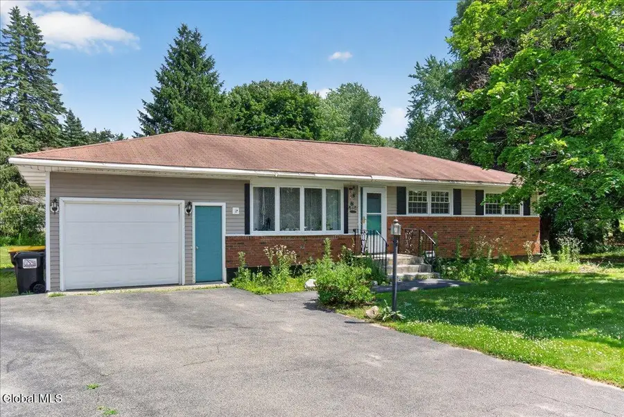 8 Helen Court, Glenville, NY 12302 - #2