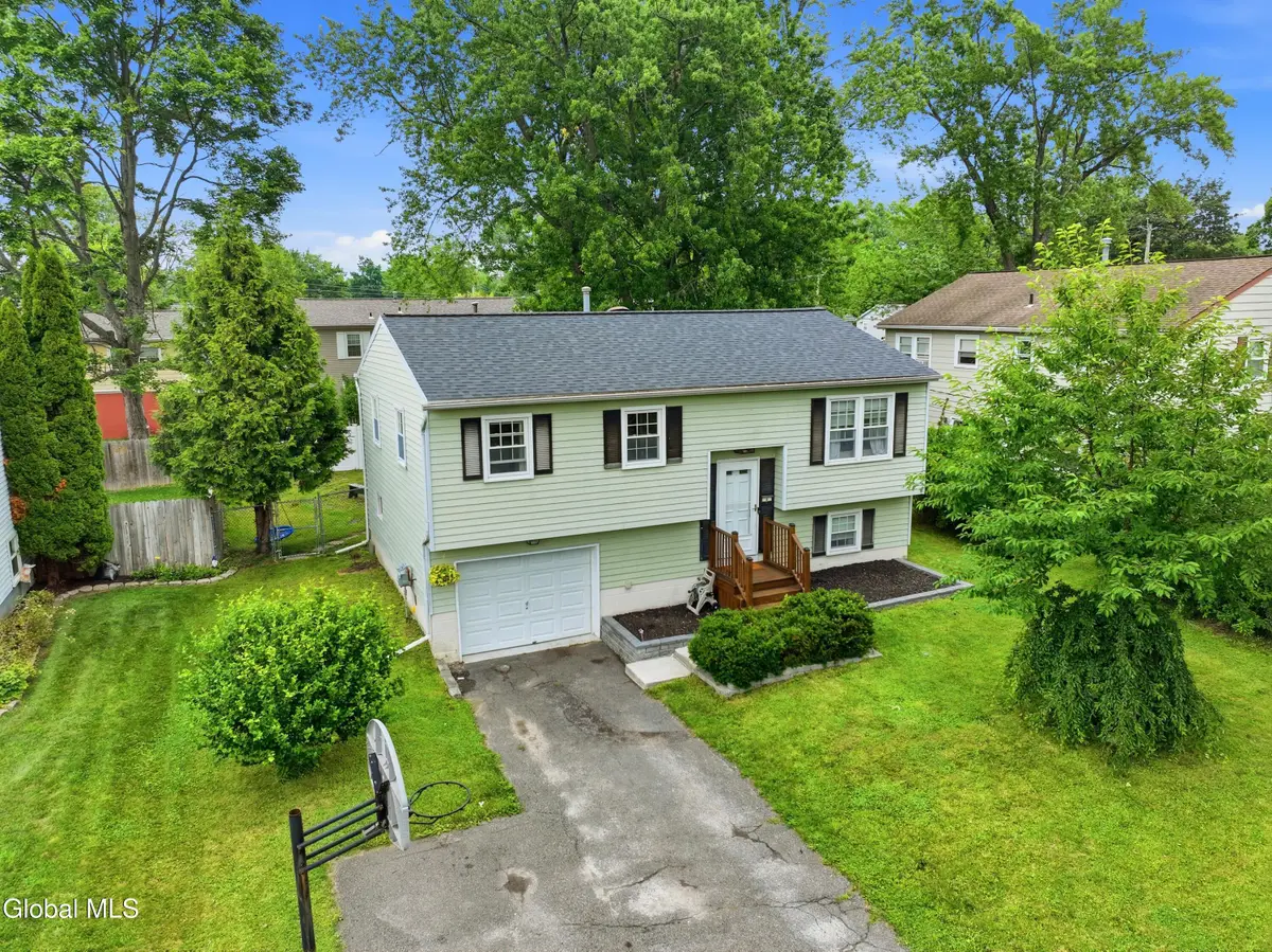 4 Denise Court, East Greenbush, NY 12144 - #1