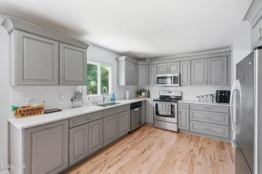 2 Melissa Court, Colonie, NY 12205 - #3