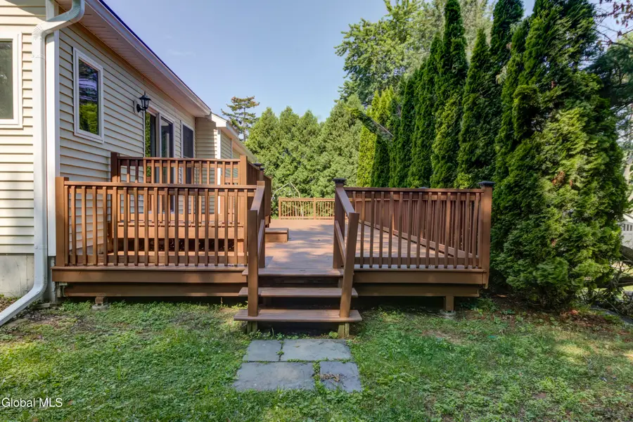 2419 Jaffrey Street, Niskayuna, NY 12309 - #2