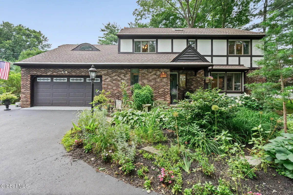 240 W Bentwood Court, Westmere, NY 12203 - #1