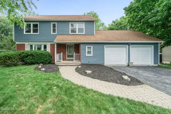 4 Carlyle Court, Malta, NY 12019