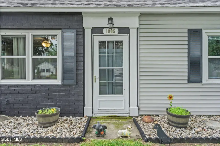1005 Wayne Road, Schenectady, NY 12303 - #2