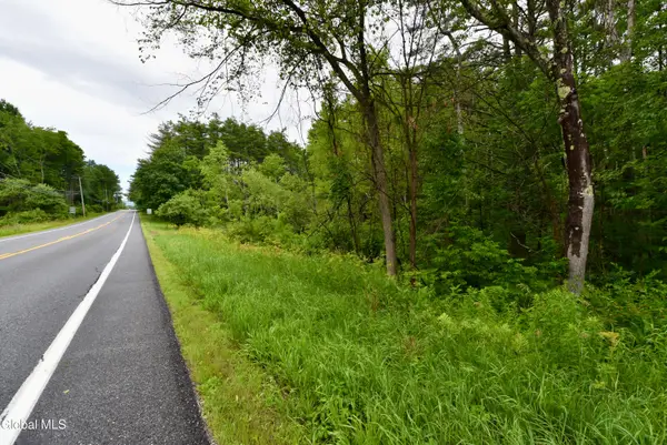 3241 Nys Rt 9n, Greenfield, NY 12833