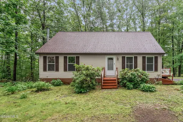 2819 New York 67, Pittstown, NY 12094
