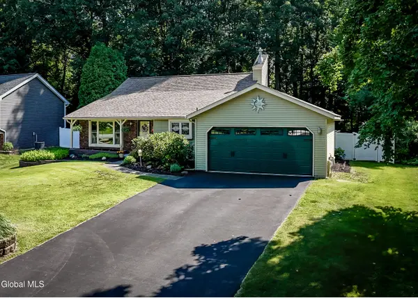 43 Algonquin Road, Clifton Park, NY 12065