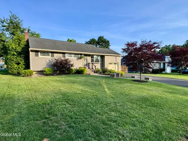 34 Venus Drive, Colonie, NY 12211