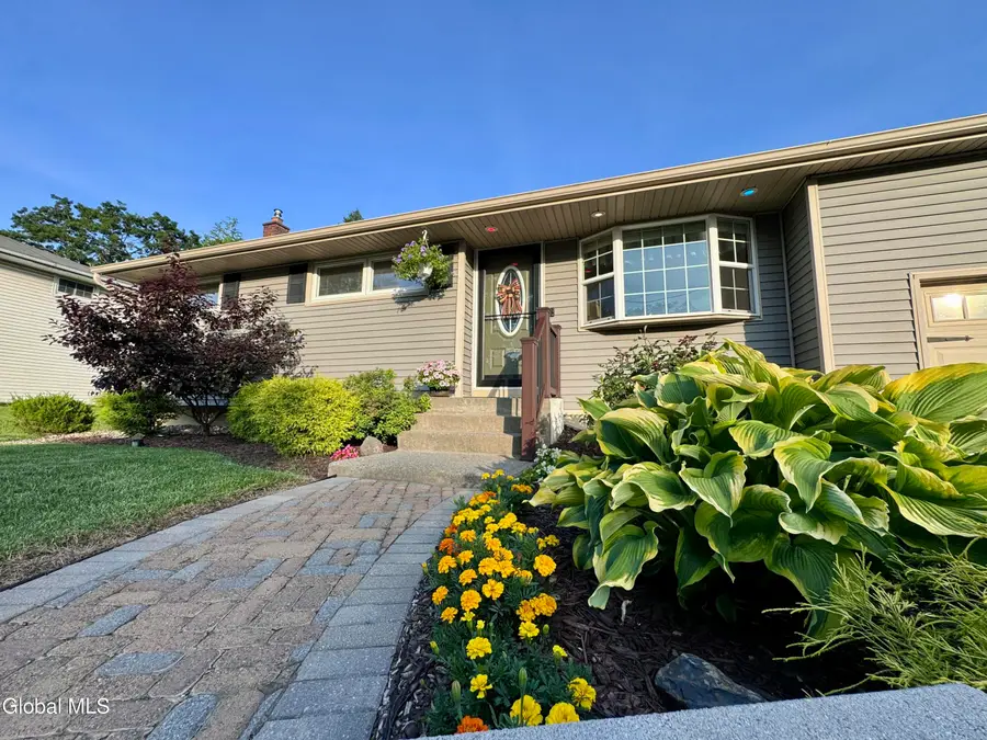 34 Venus Drive, Loudonville, NY 12211 - #3