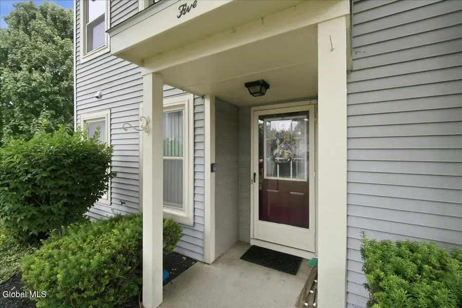 5 Minuteman Court, Halfmoon, NY 12065 - #2