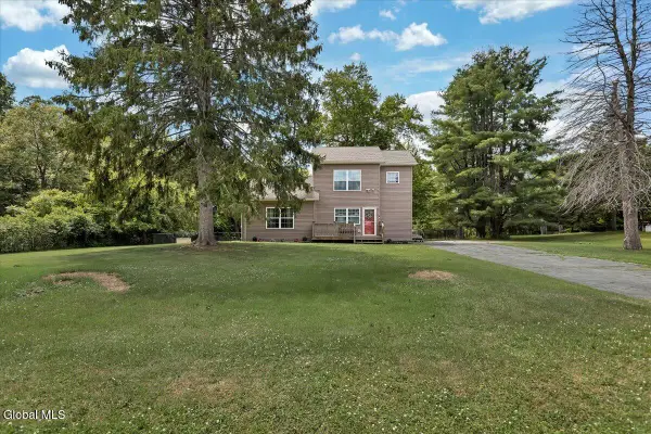 5 Lake Hills Road, Brunswick, NY 12180