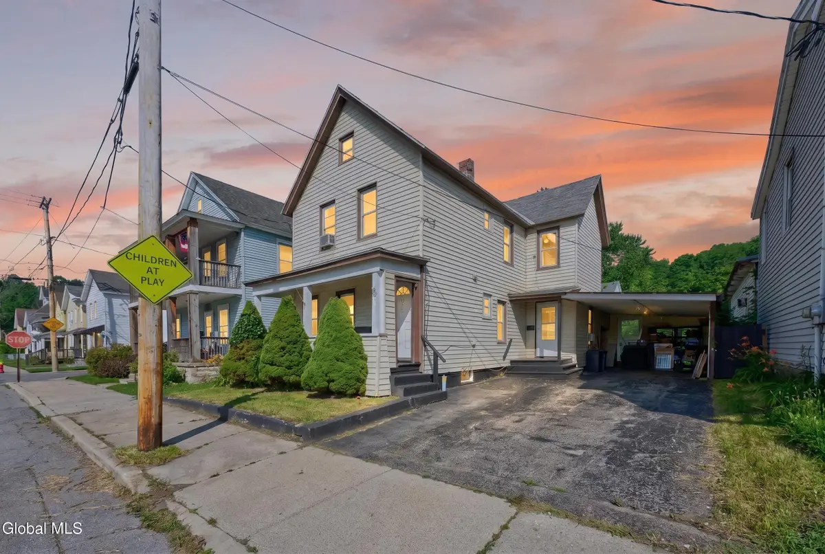36 Broad Street, Amsterdam, NY 12010 - #1