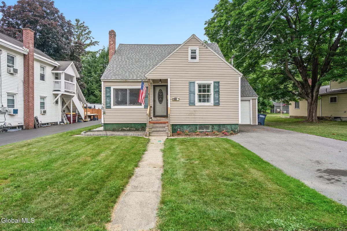 19 Knickerbocker Street, Ballston Spa, NY 12020 - #1