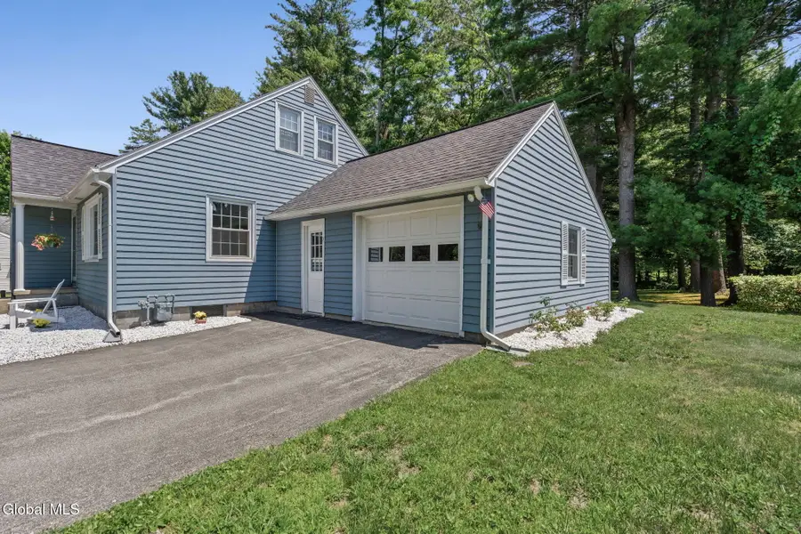 7 Pinewood Road, Guilderland, NY 12084 - #3