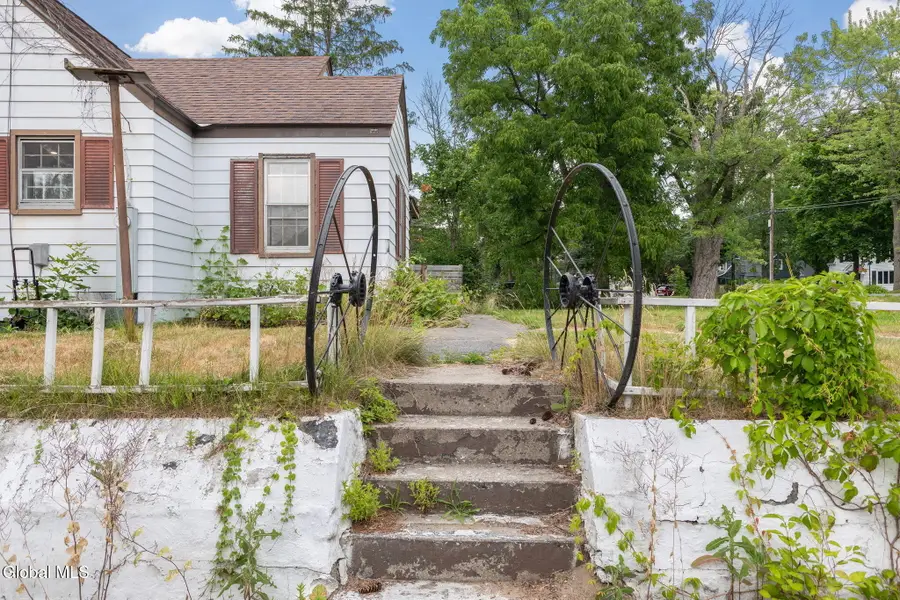 15 Mather Avenue, Schenectady, NY 12304 - #3