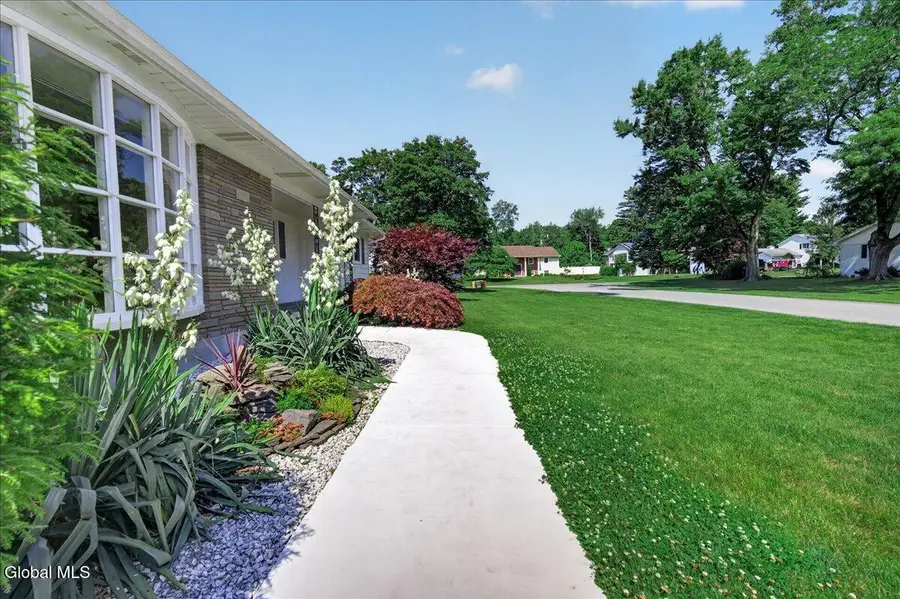 2264 Preisman Drive, Niskayuna, NY 12309 - #2