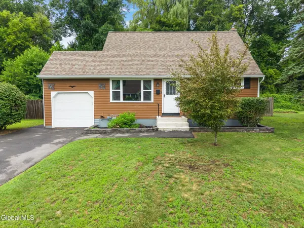 7 Colt Road, Colonie, NY 12205