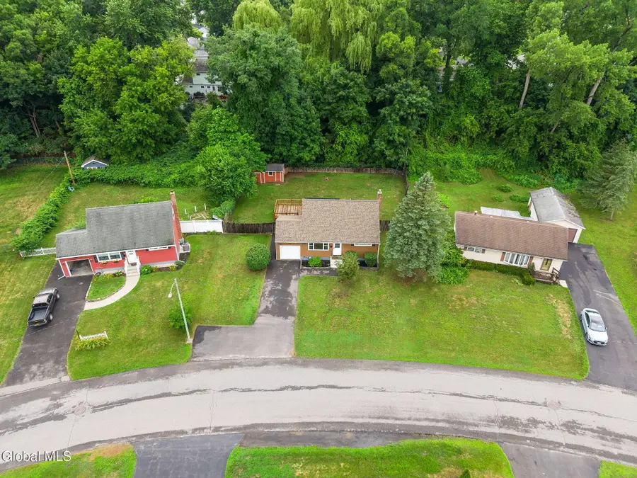 7 Colt Road, Colonie, NY 12205 - #2