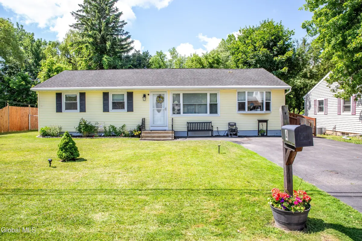 4 Amelia Drive, Colonie, NY 12309 - #1