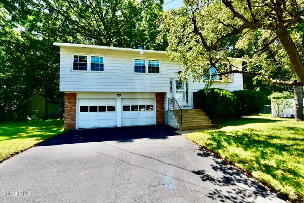 4 Cedar Court, Schenectady, NY 12309