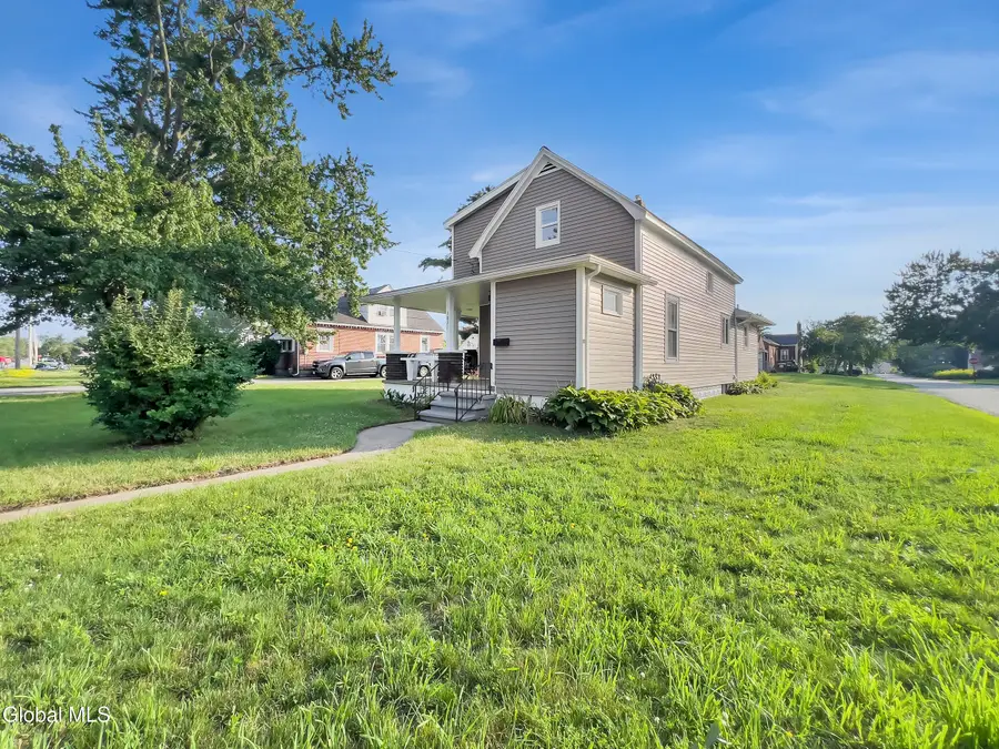 1821 Ferguson Street, Rotterdam, NY 12303 - #3