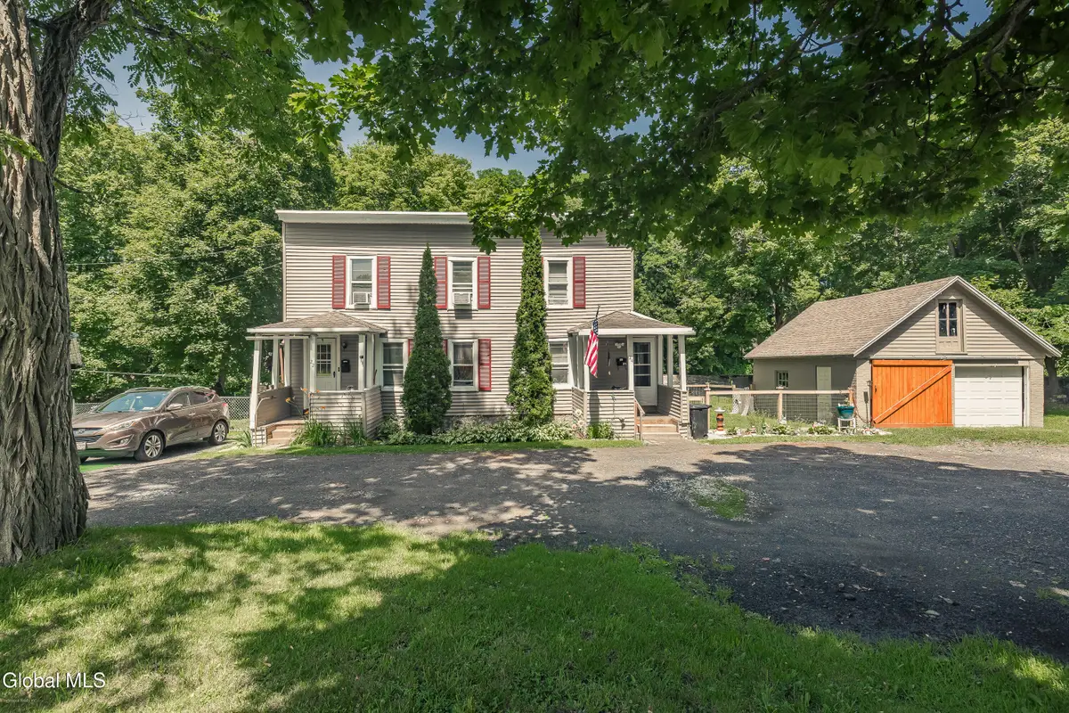 22-24 Hewitt Street, Amsterdam, NY 12010 - #1