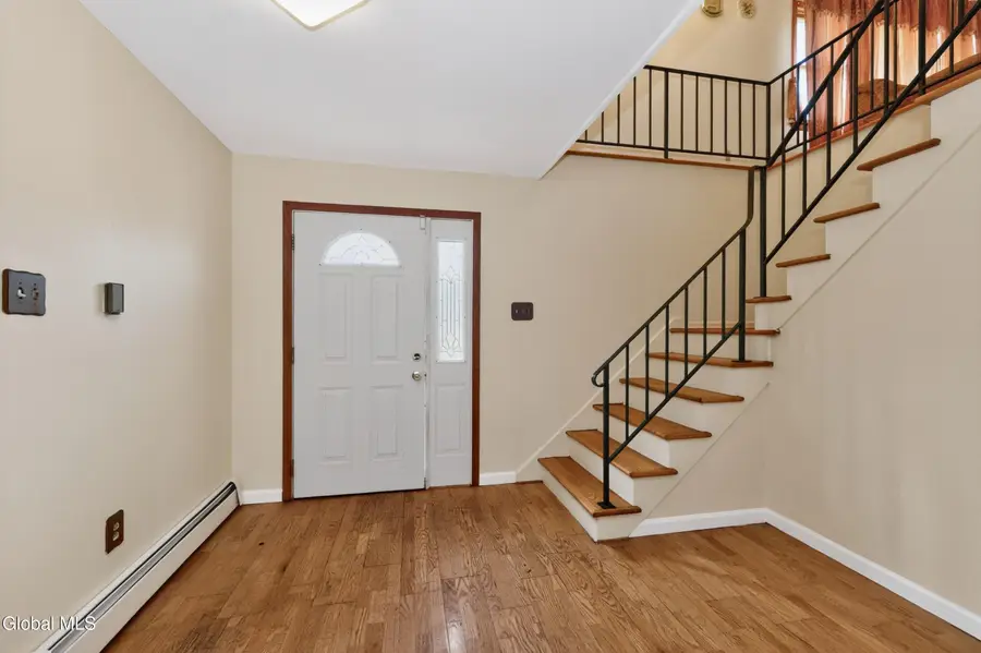 6 Theresa Ann Court, Colonie, NY 12205 - #2