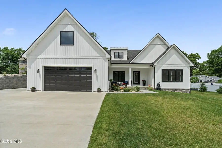 1 Londonderry Way, Colonie, NY 12309 - #3
