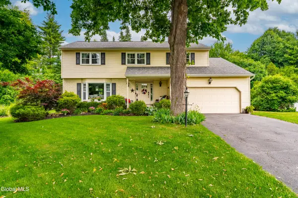 33 Sheffield Drive, Bethlehem, NY 12054