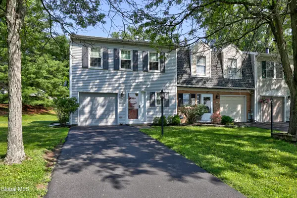 7 Bridgewood Lane, Colonie, NY 12189