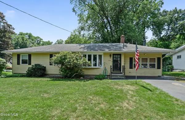20 Arthur Terrace, Bethlehem, NY 12159