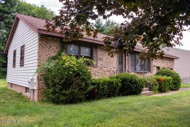 11 Melissa Court, Colonie, NY 12205 - #1