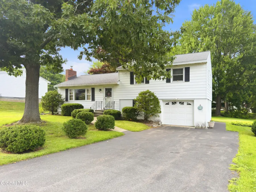 22 Homestead Drive, Latham, NY 12110 - #2