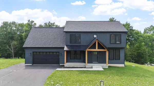 20 Woodland Hill Road, North Greenbush, NY 12198