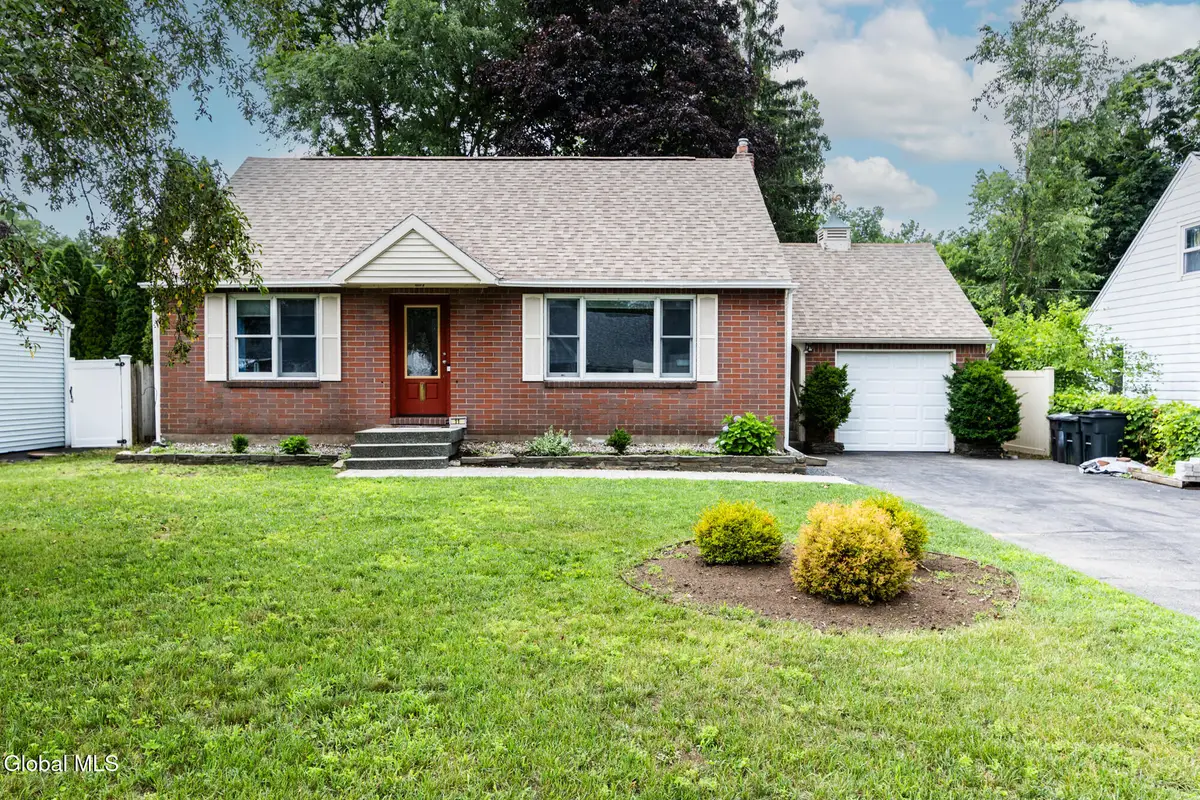 11 Forest Drive, Colonie, NY 12205 - #1