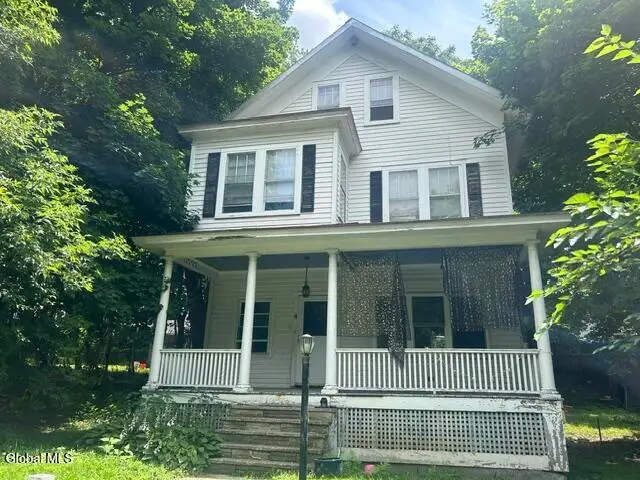 4 Walker Avenue, Troy, NY 12180 - #2