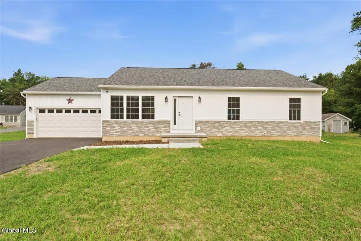 1707 Champagne Drive, Schodack, NY 12033 - #1