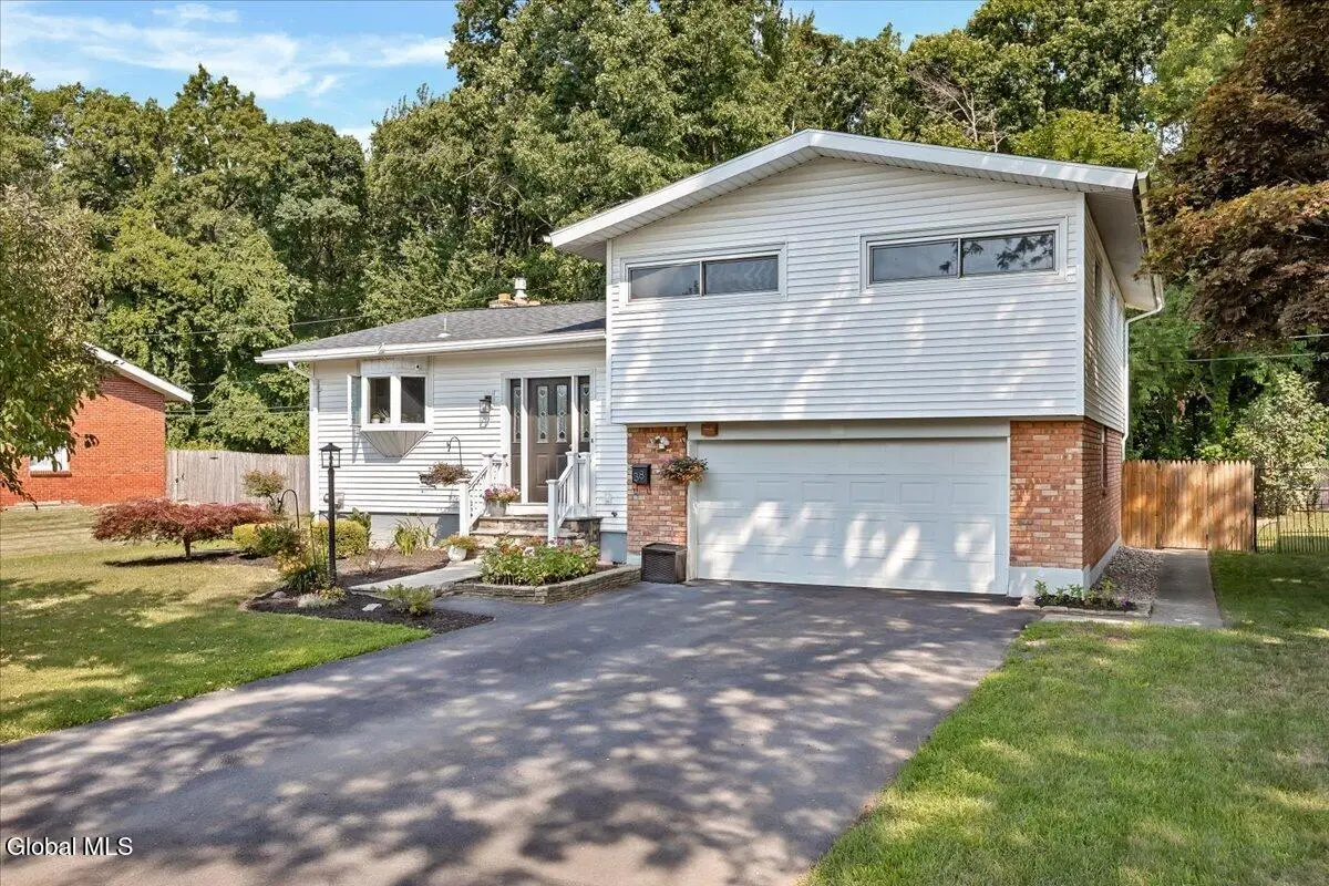 38 Hialeah Drive, Colonie, NY 12205 - #1