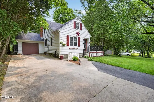 24 Edmel Road, Glenville, NY 12302