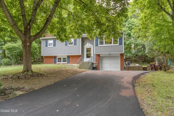 19 Chinquapin Avenue, East Greenbush, NY 12061