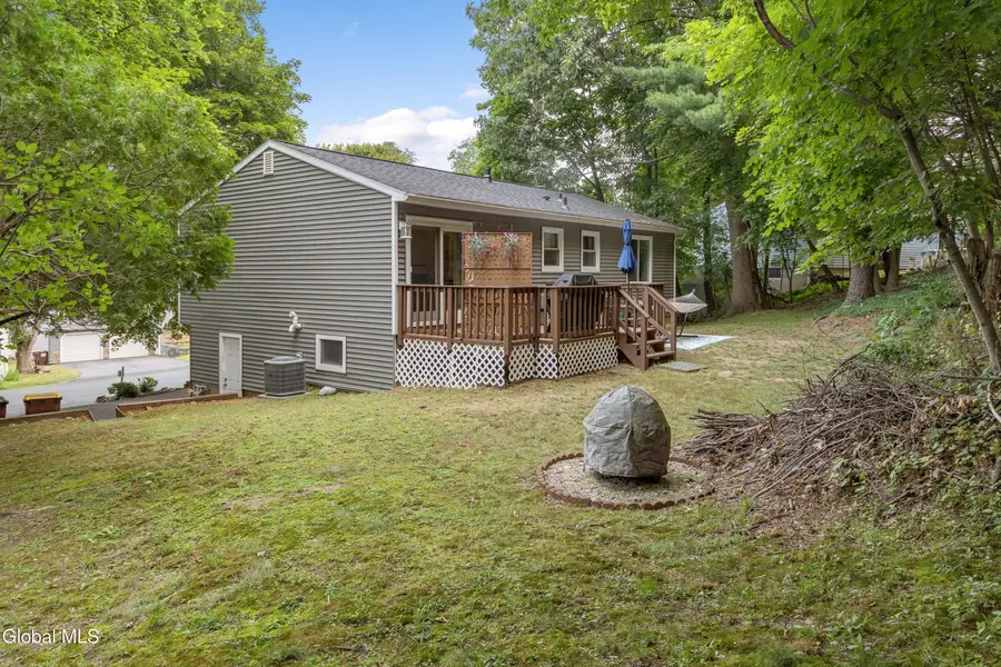 19 Chinquapin Avenue, East Greenbush, NY 12061 - #2