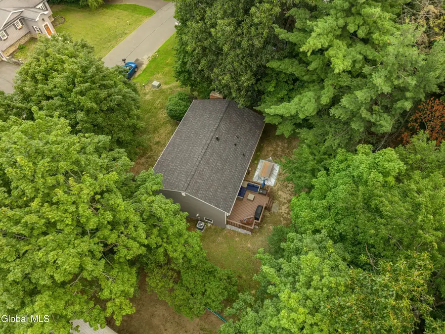 19 Chinquapin Avenue, East Greenbush, NY 12061 - #3