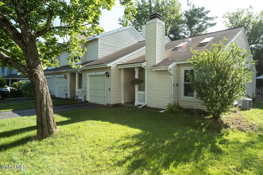 21 Cobble Court, Clifton Park, NY 12065 - #3