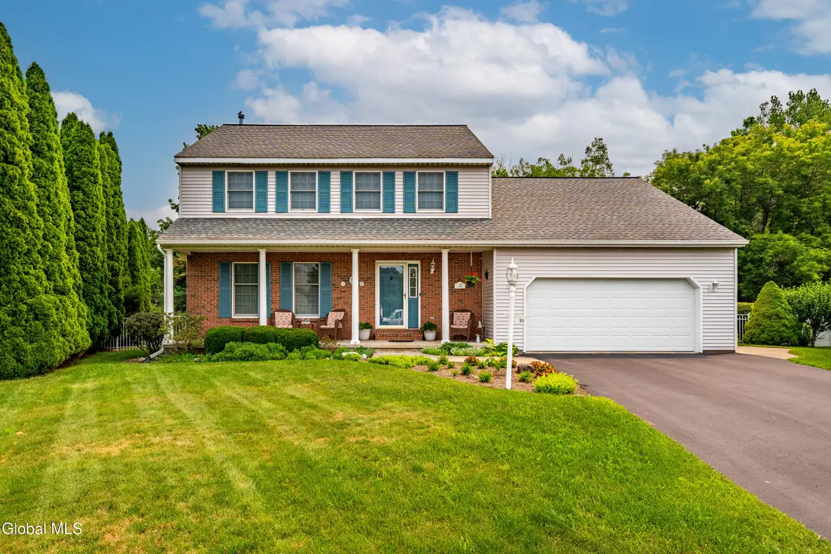 11 Fiore Circle, Colonie, NY 12110 - #1