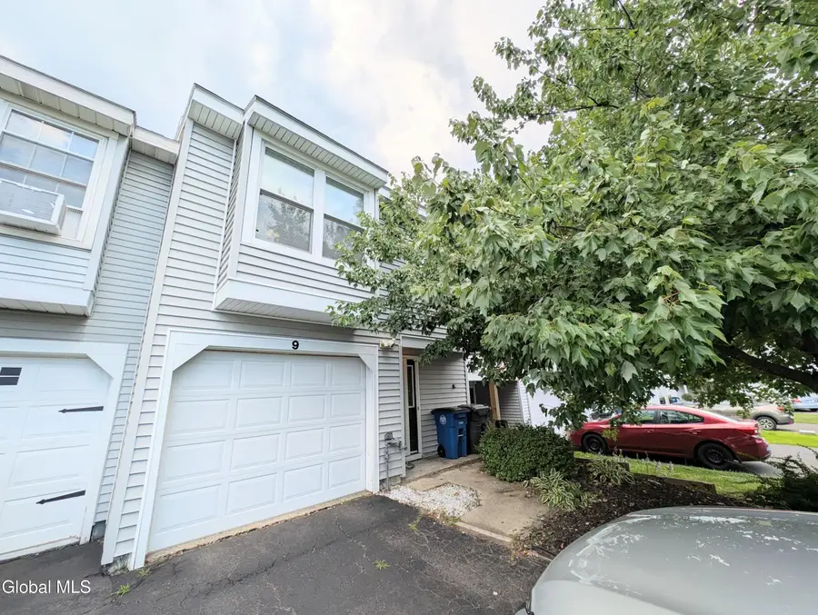 9 Chadwyck Square, Cohoes, NY 12047 - #2