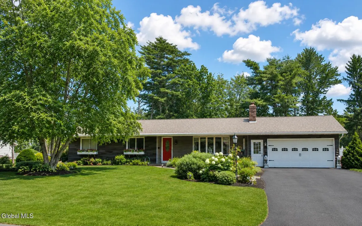 919 Londonderry Court, Schenectady, NY 12309 - #1