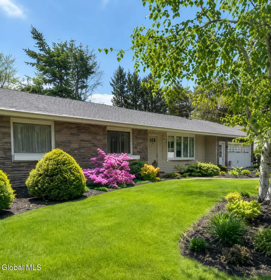 919 Londonderry Court, Schenectady, NY 12309 - #2