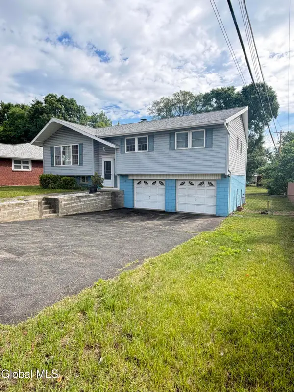 4 Nicholas Drive, Colonie, NY 12205