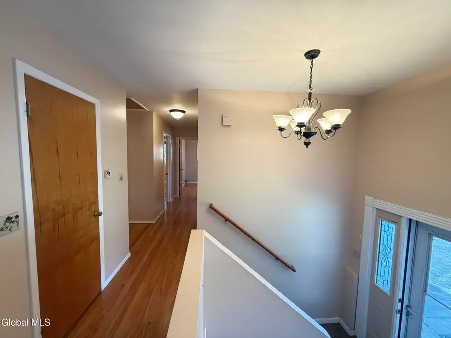 4 Nicholas Drive, Colonie, NY 12205 - #3