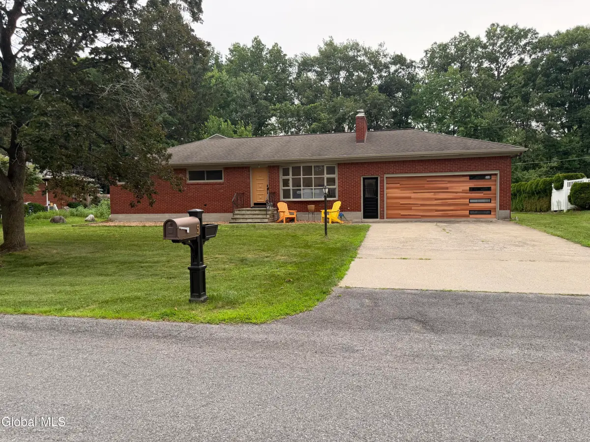 5 Linda Drive, Colonie, NY 12205 - #1