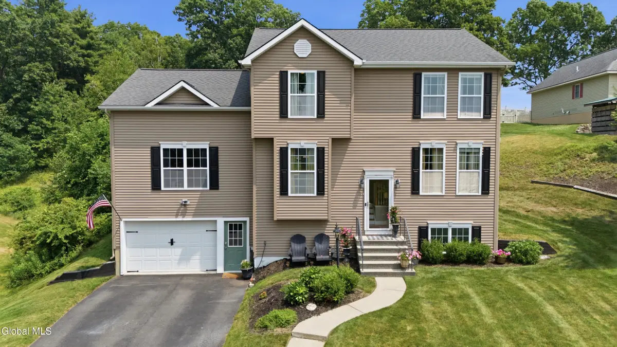 34 Lindsay Drive, Brunswick, NY 12180 - #1
